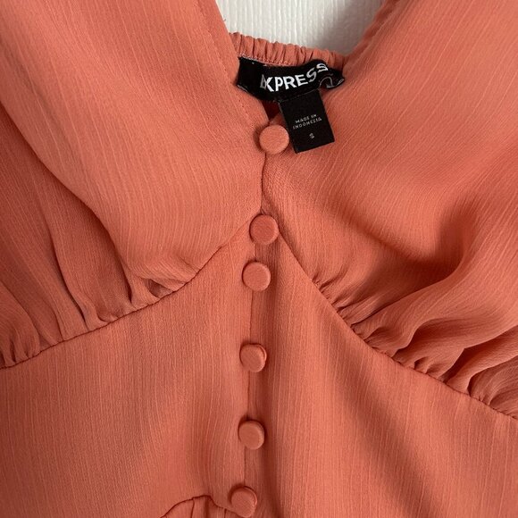 EXPRESS V-Neck Pleated Romper - Picture 5 of 8